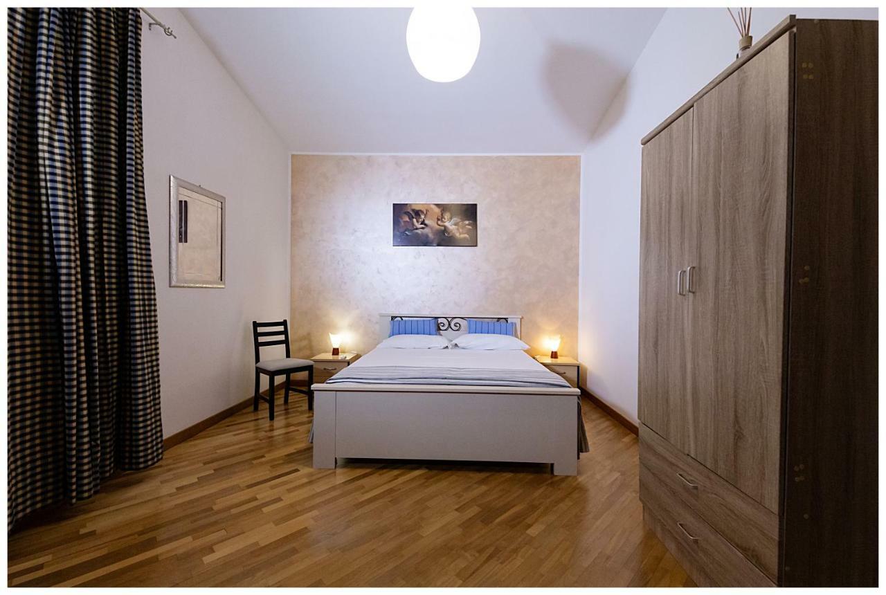 Bed And Breakfast Villa Fatima Trani Esterno foto