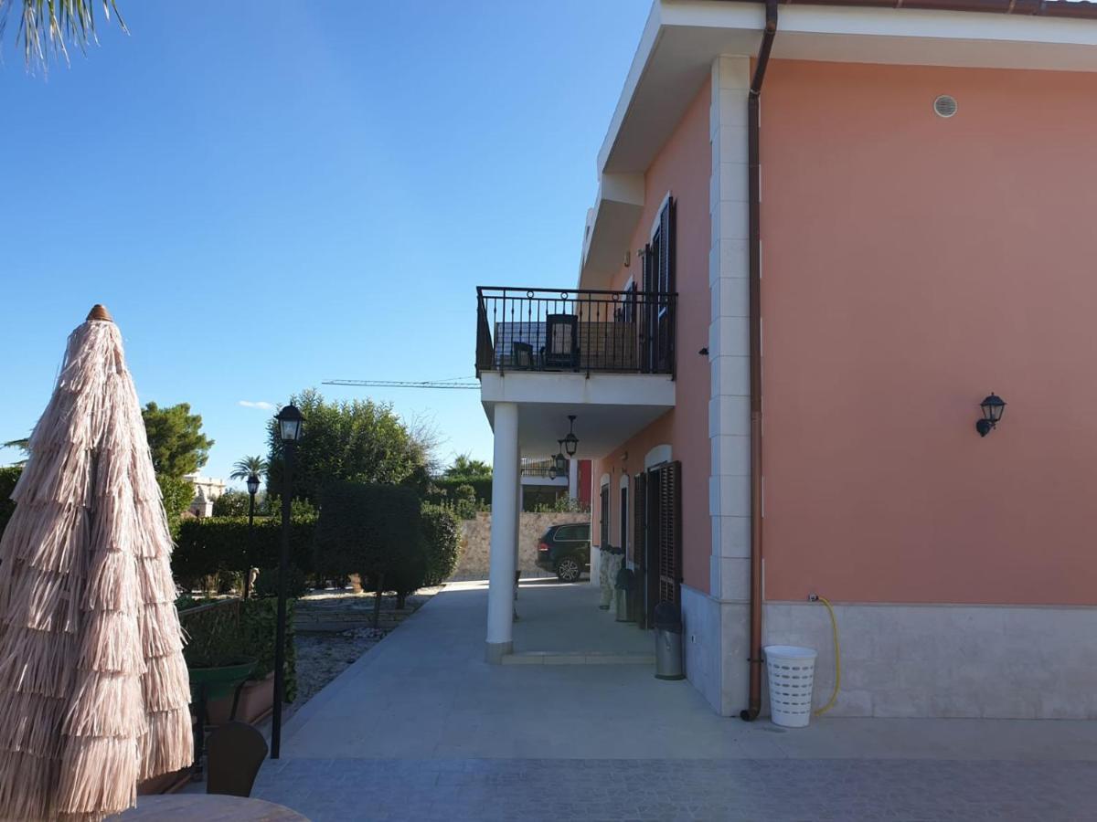 Bed And Breakfast Villa Fatima Trani Esterno foto