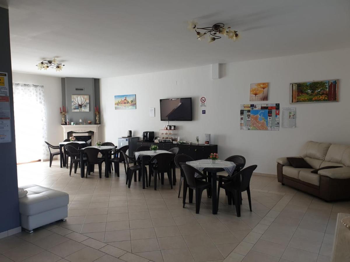 Bed And Breakfast Villa Fatima Trani Esterno foto