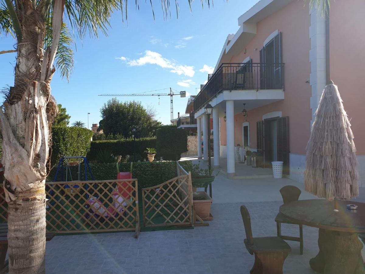 Bed And Breakfast Villa Fatima Trani Esterno foto