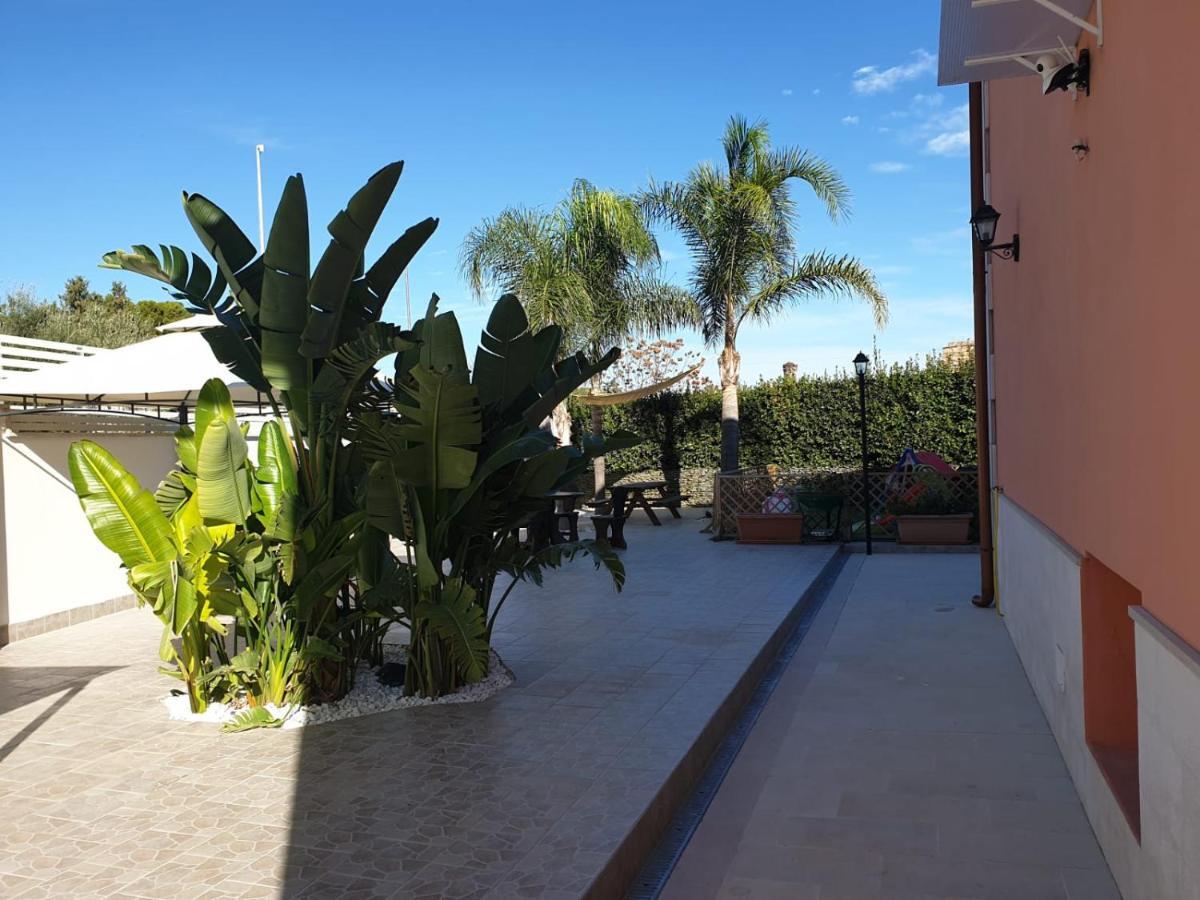 Bed And Breakfast Villa Fatima Trani Esterno foto