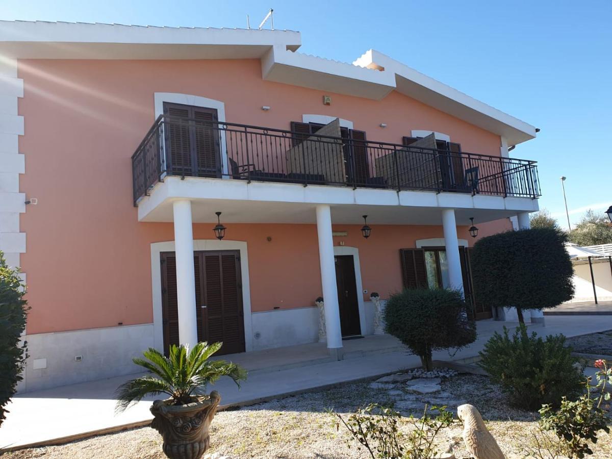 Bed And Breakfast Villa Fatima Trani Esterno foto