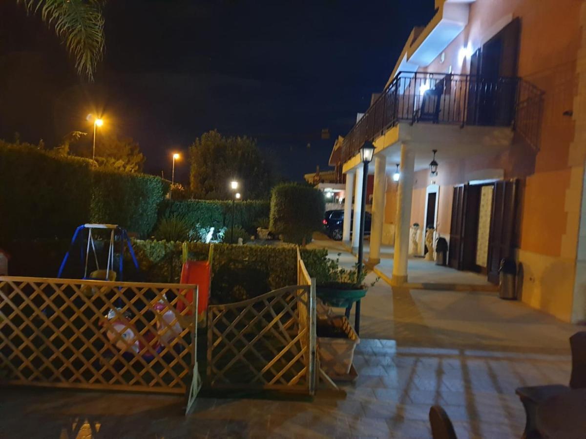 Bed And Breakfast Villa Fatima Trani Esterno foto